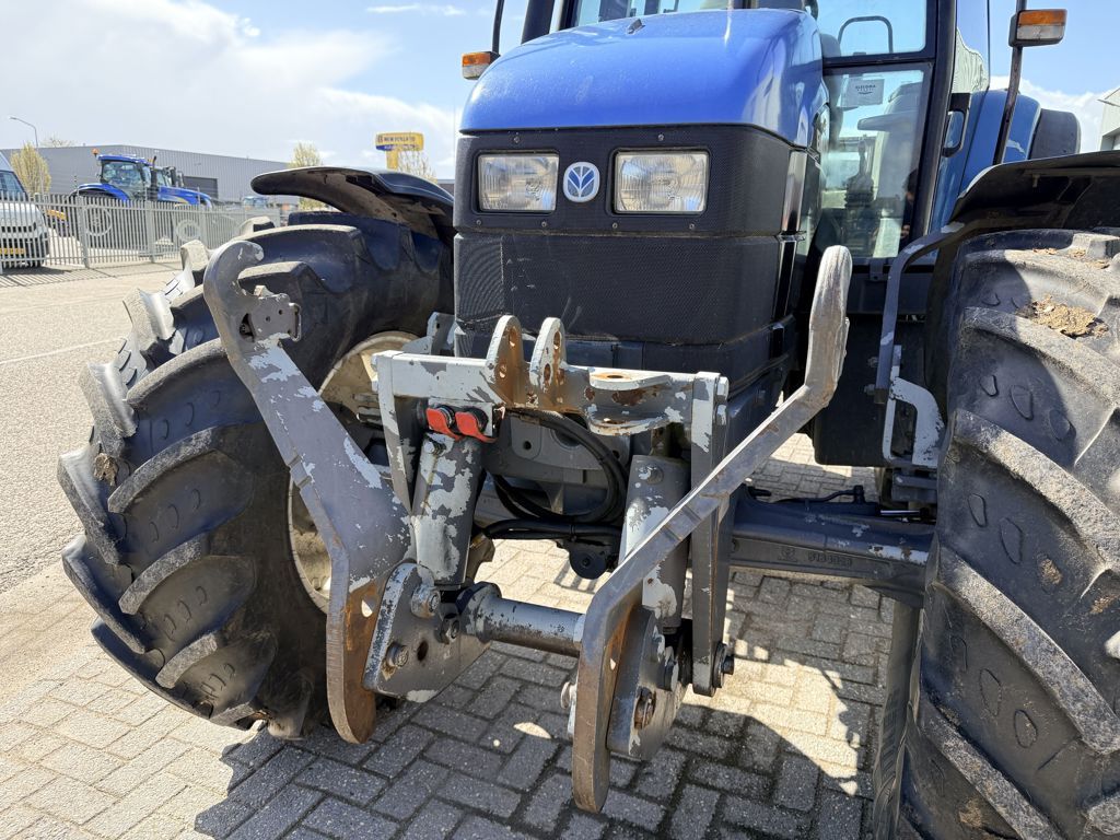 New Holland TS100 4WD