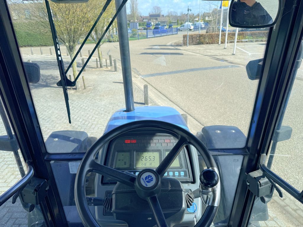 New Holland TS100 4WD