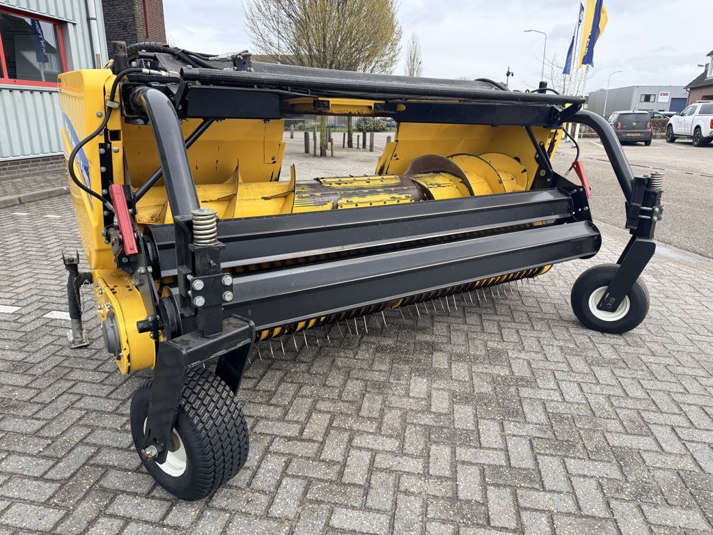 New Holland 273 Gras Pick-up
