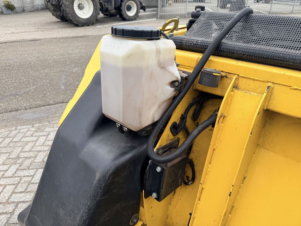 New Holland 273 Gras Pick-up