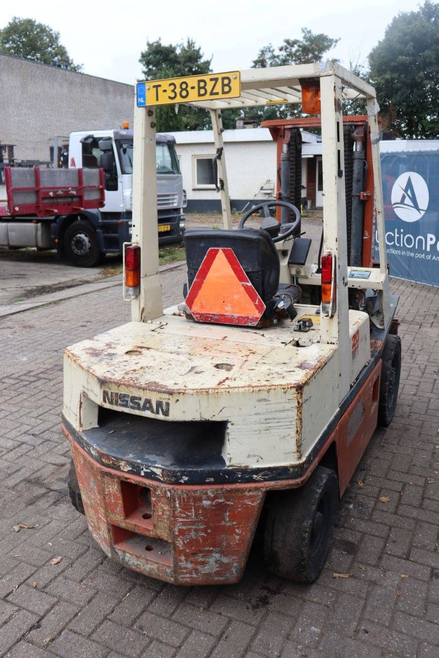 Gabelstapler Nissan EH02A25 Diesel 3000kg 3,0m 1990