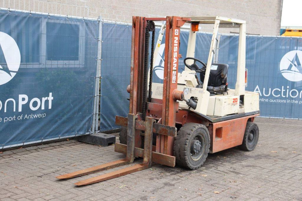 Gabelstapler Nissan EH02A25 Diesel 3000kg 3,0m 1990