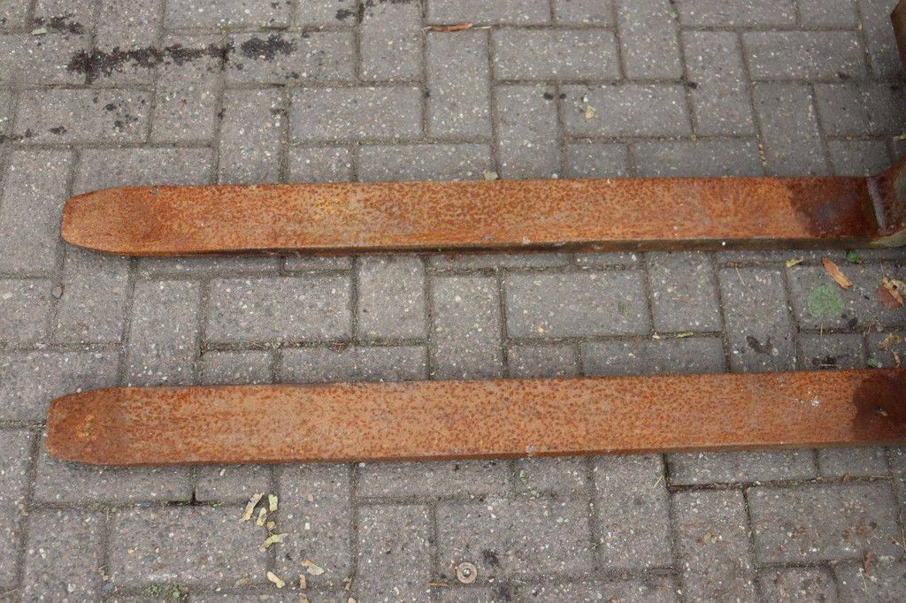 Gabelstapler Nissan EH02A25 Diesel 3000kg 3,0m 1990