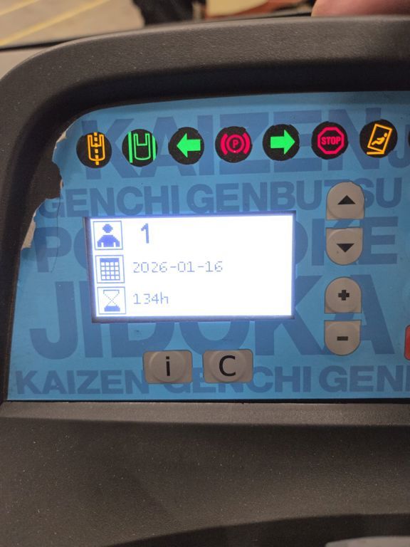 TOYOTA RRE160HR (met buitenbanden)