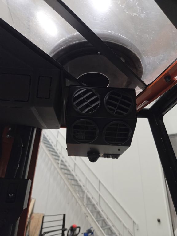 TOYOTA RRE160HR (met buitenbanden)