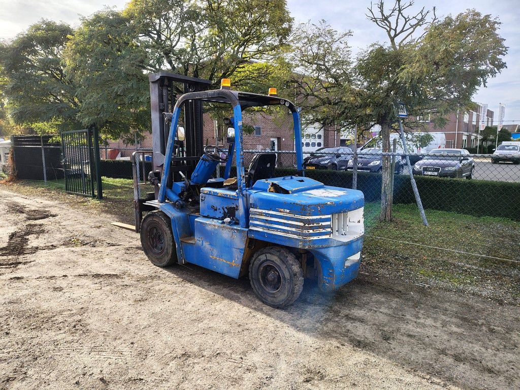 Forklift D40S Diesel 4000kg 4.5m 1997