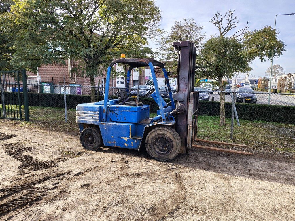 Forklift D40S Diesel 4000kg 4.5m 1997