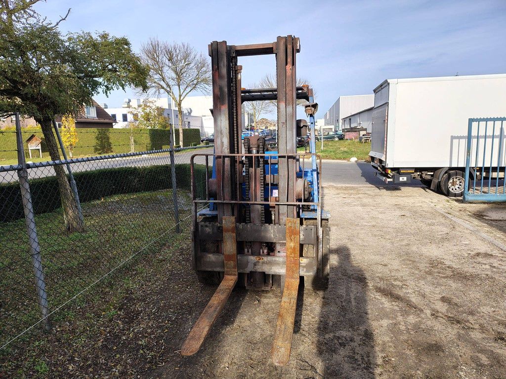 Forklift D40S Diesel 4000kg 4.5m 1997