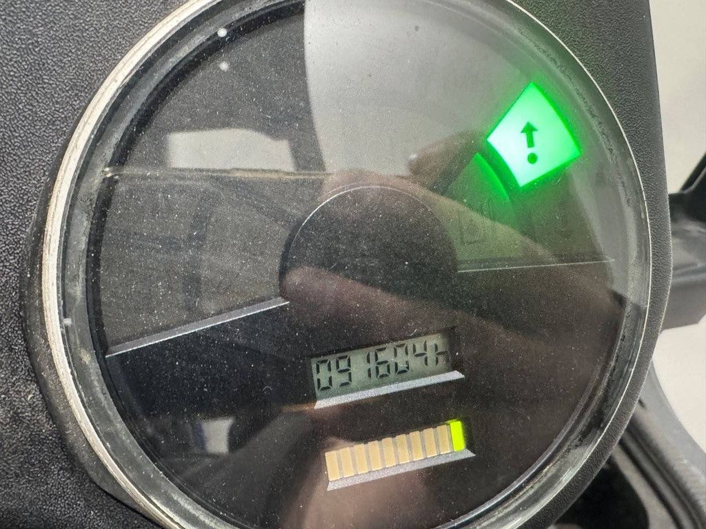 Linde E25-02 Electric Forklift 2500kg 5.3m 2006