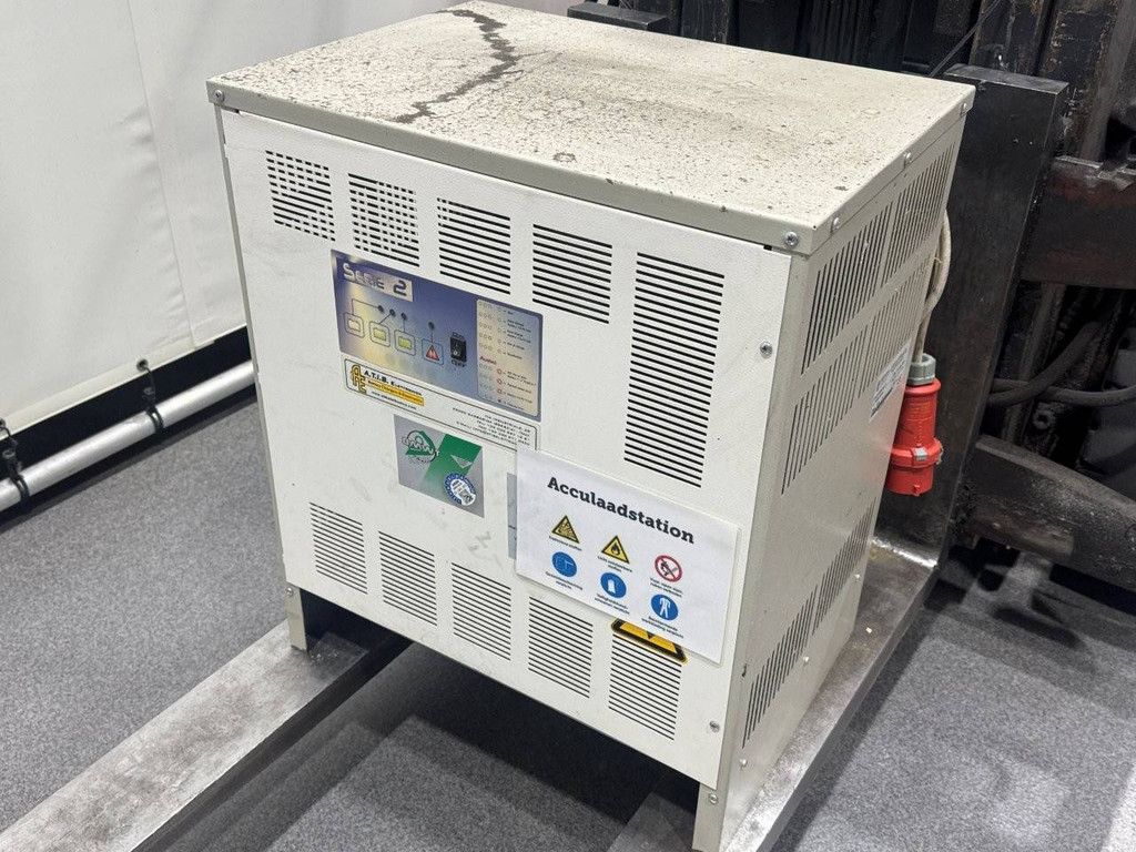 Linde E25-02 Electric Forklift 2500kg 5.3m 2006