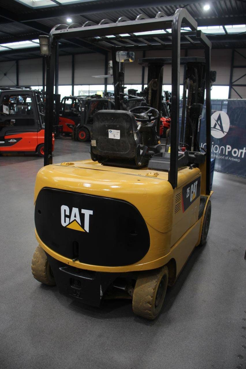 Caterpillar EP25K Elektrogabelstapler 2005