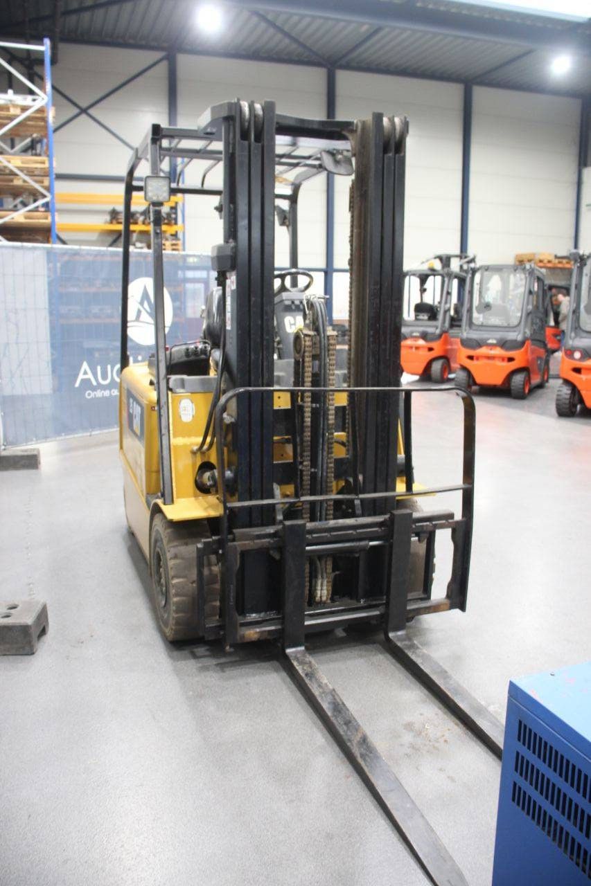 Caterpillar EP25K Elektrogabelstapler 2005