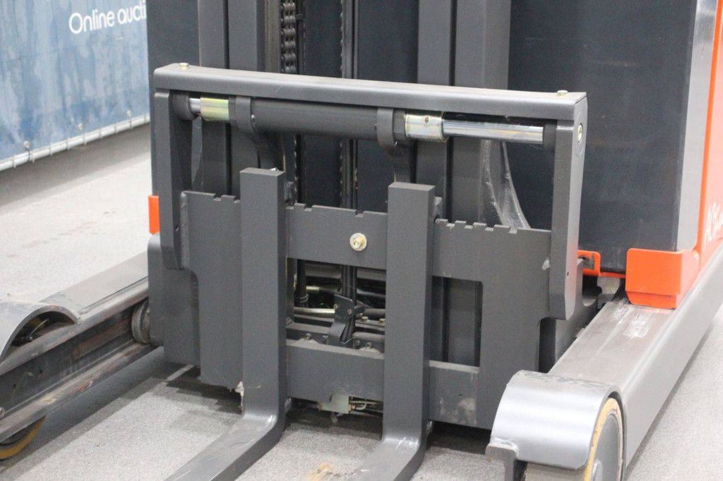 Linde R14 Electric Reach Truck 1400kg 5.09m 2005