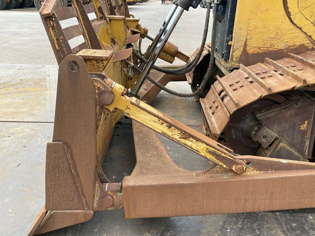 Caterpillar D6T LGP