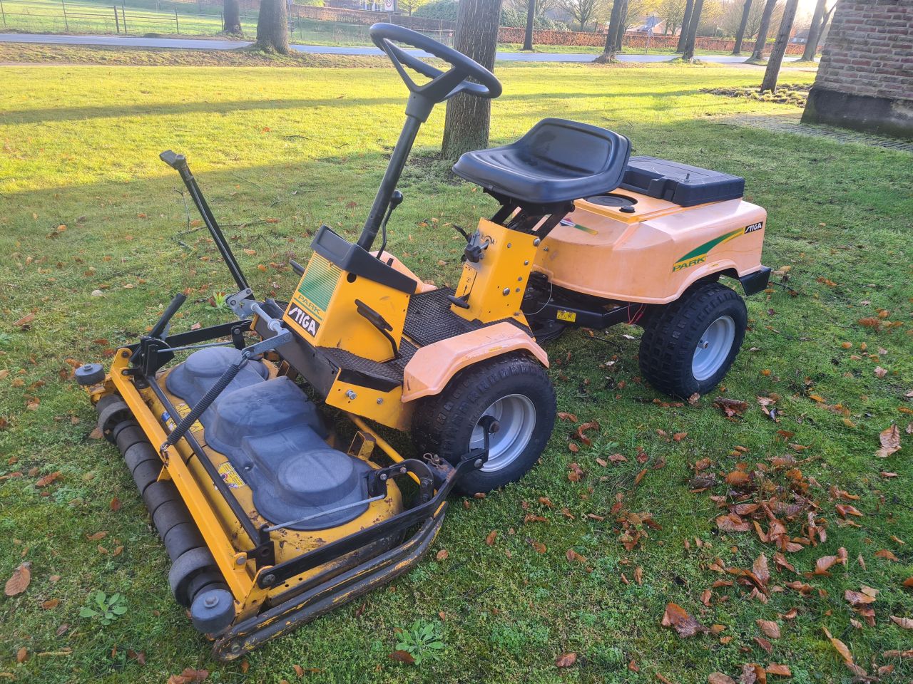 Stiga park frontmaaier mulchmaaier mulch zitmaaier.