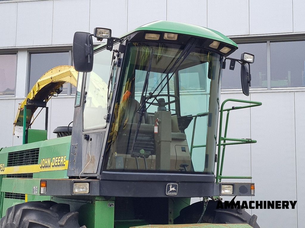 John Deere 6750