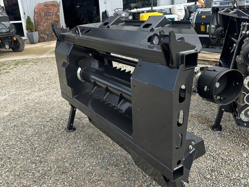 Olimac Claas / Adapter für Maisplücker und Schneidwerke 492,493