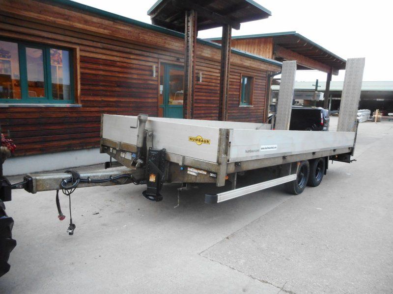 Humbaur 03 Tandem mit Rampen