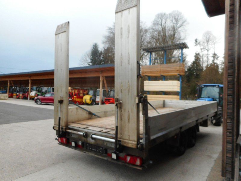 Humbaur 03 Tandem mit Rampen