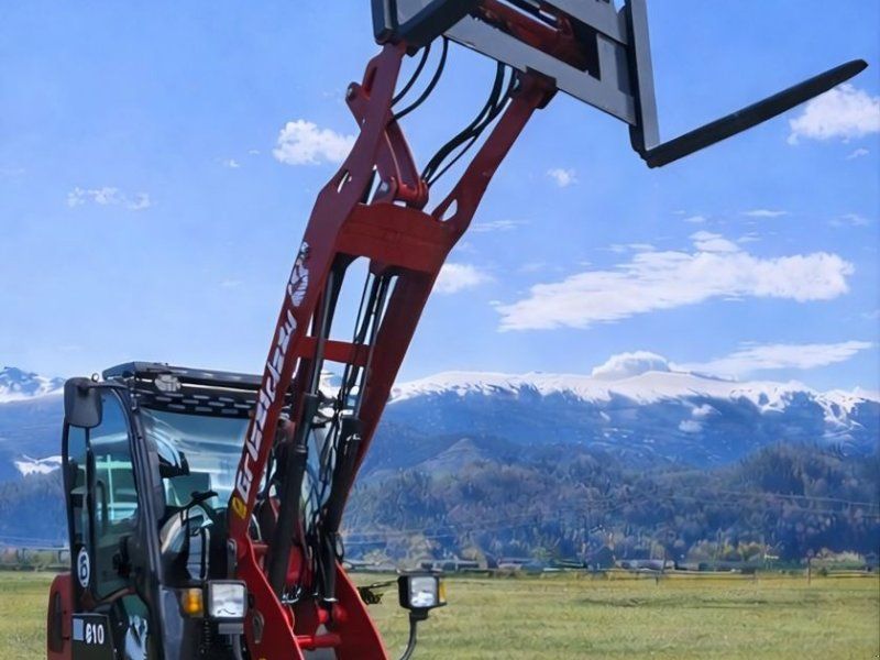 Grizzly 810 Plus 4WD Hoflader mit Straßenzulassung