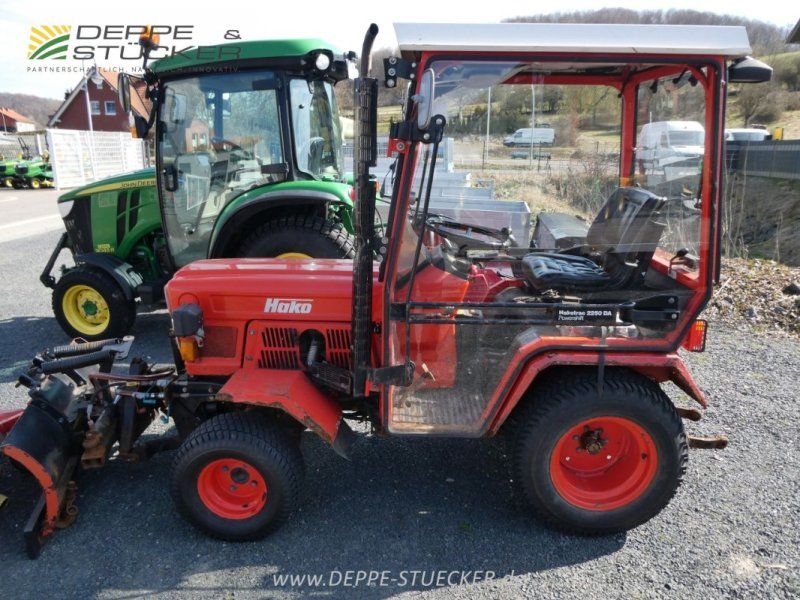 Hako 2250DA Powershift mit Mähwerk + Schild