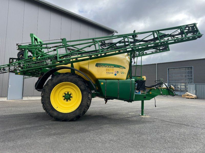 John Deere 740