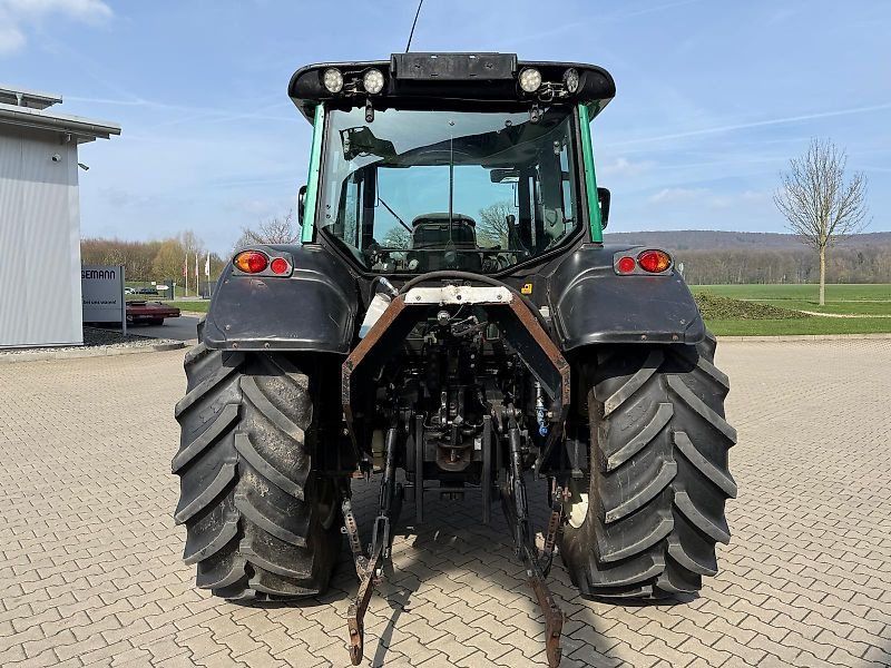 Valtra N 121