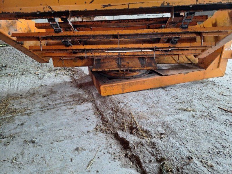 K.-Calvet Rundballenauflöser