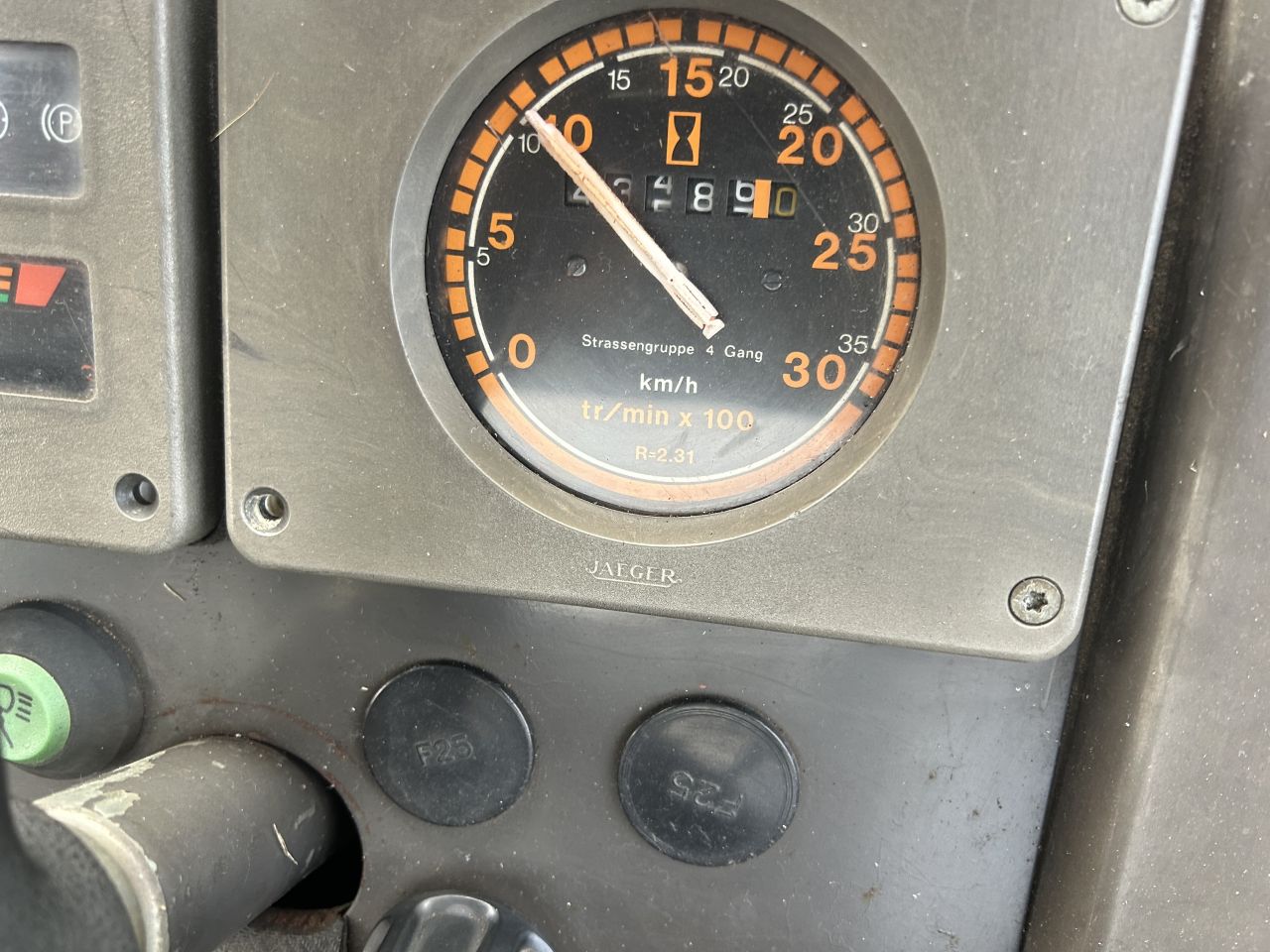 Zeer nette Renault mx65-32 met voorlader (marge)