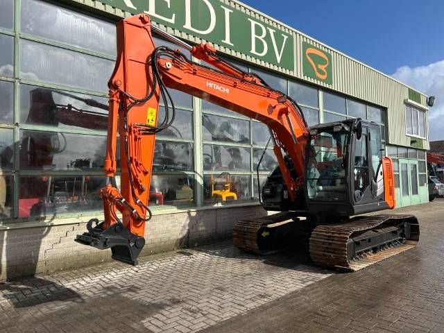 Hitachi ZX 135 US 5-B