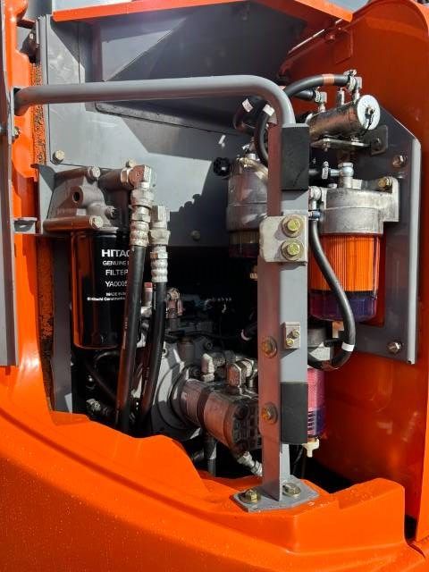 Hitachi ZX 135 US 5-B