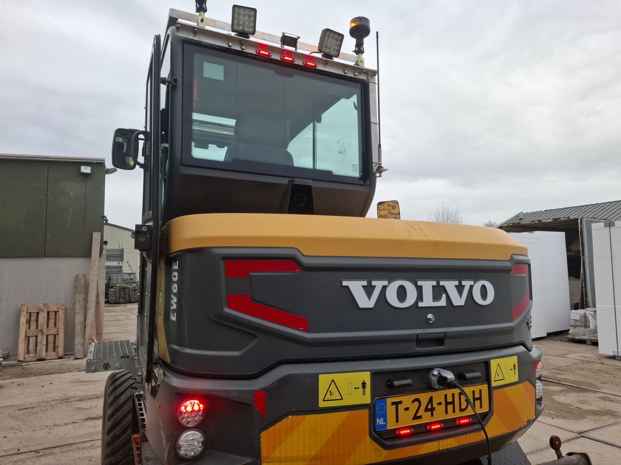 VOLVO EW60E