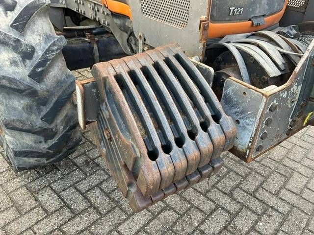 Valtra T121 Hitech DEFECT! Forest, Twintrac