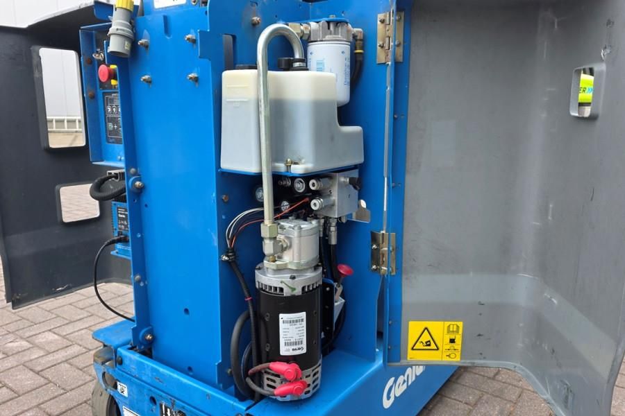 Genie GR15 Electric, 6.5m Working Height, 227kg Capacity