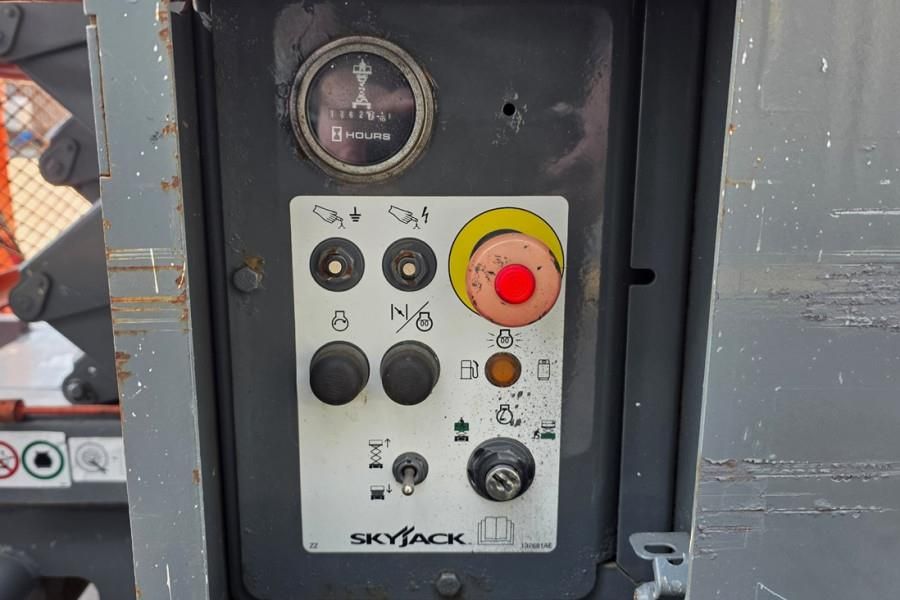 SkyJack SJ6832RT Diesel, 4x4 Drive, 11.6m Working Height,