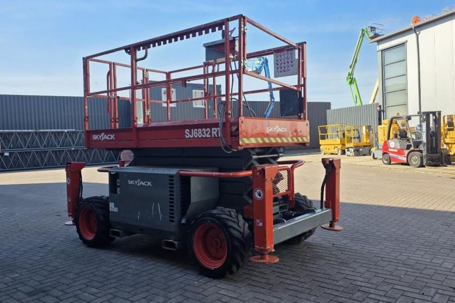 SkyJack SJ6832RT Diesel, 4x4 Drive, 11.6m Working Height,