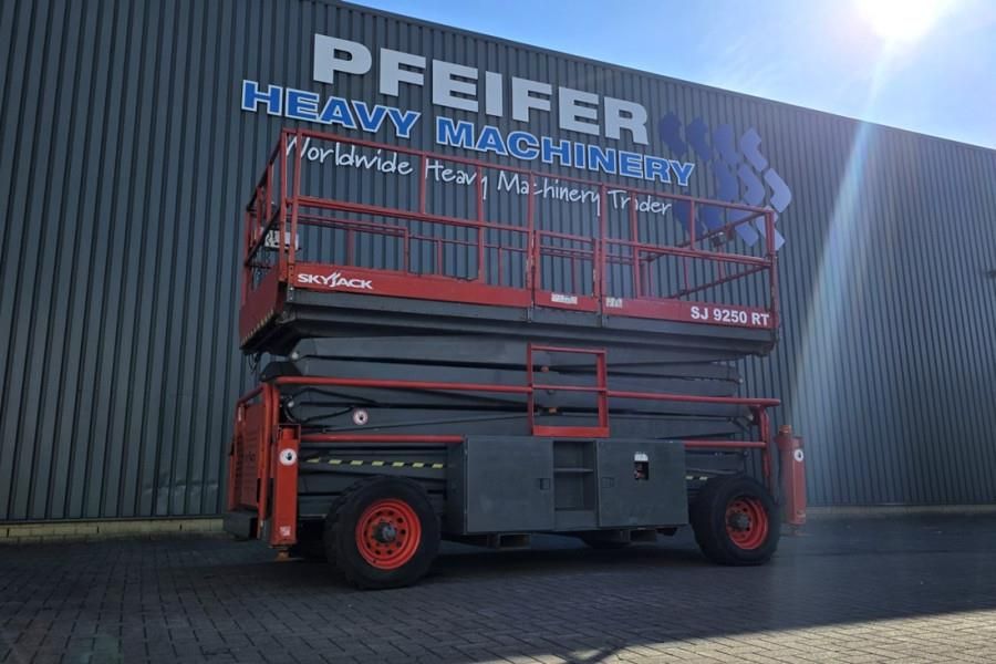 SkyJack SJ9250RT Diesel, 4x4 Drive, 17.2m Working Height,