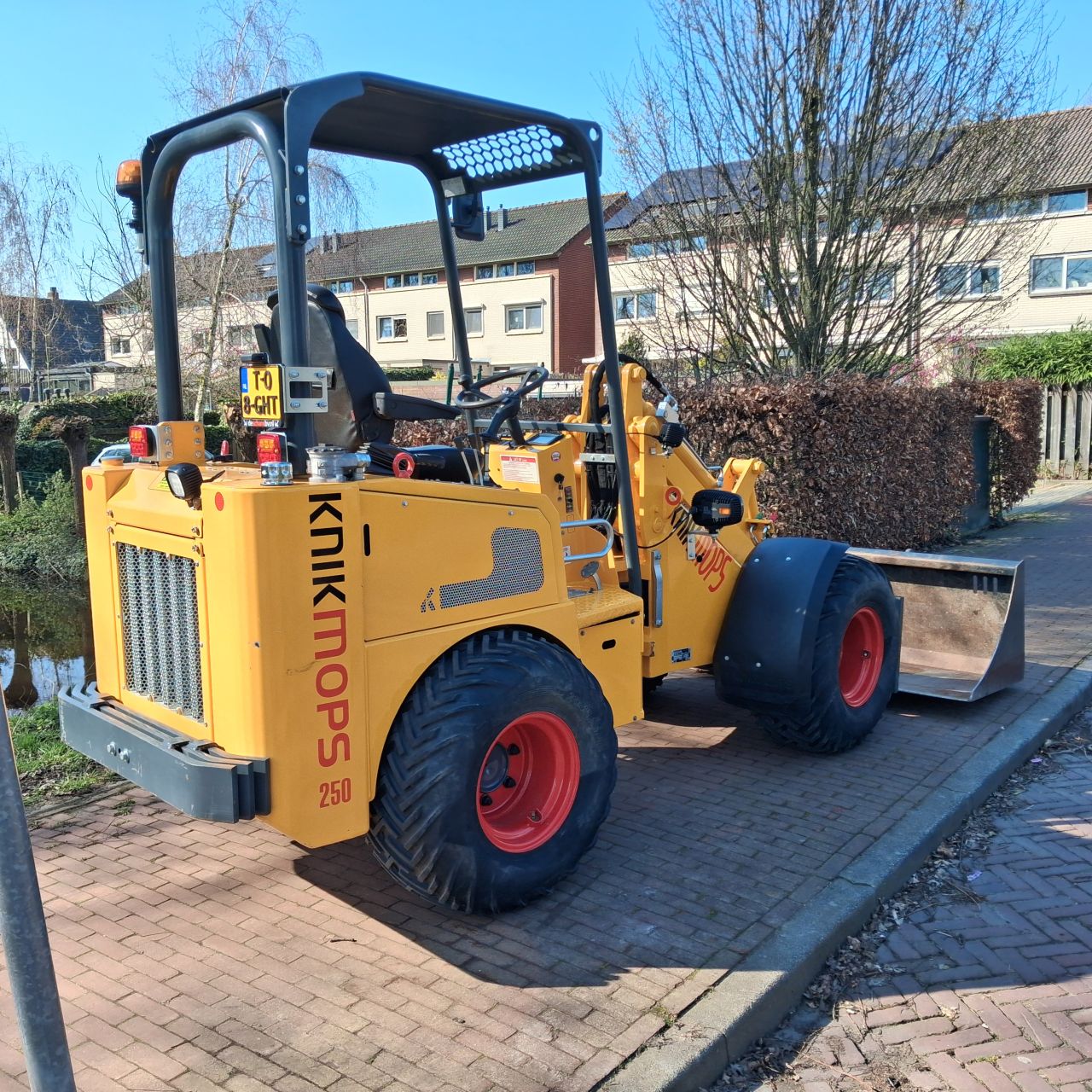 Knikmops 250 Minishovel.