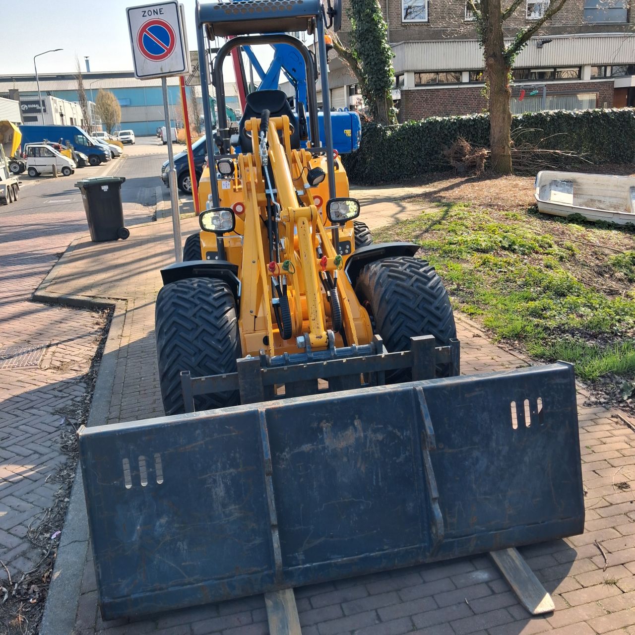 Knikmops 250 Minishovel.