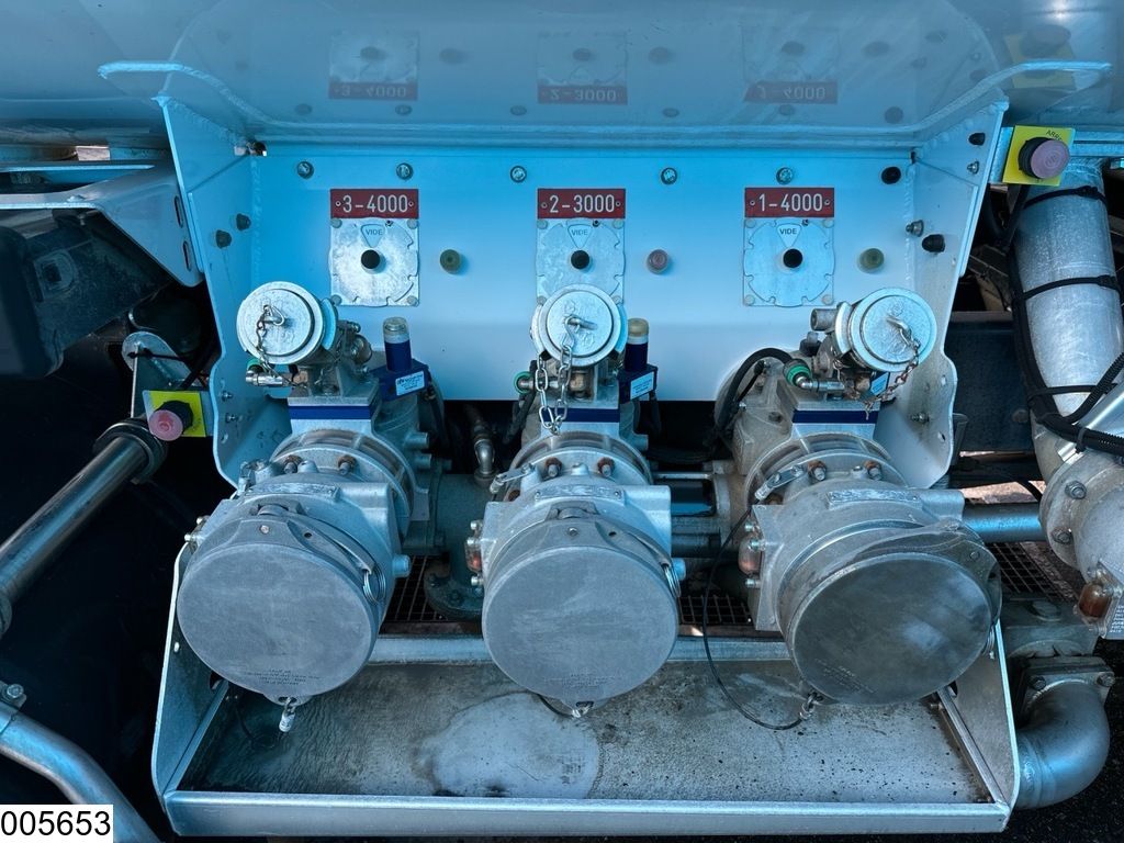 Renault Midlum 270 Dxi EURO 5, Steel suspension, Fuel 11330 Liter