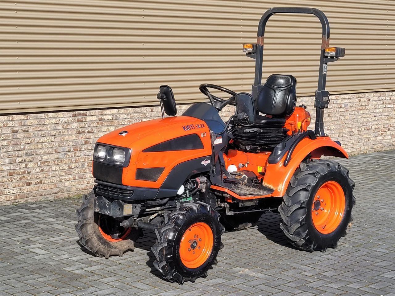 Kioti ck-22 hst (kubota iseki solis)