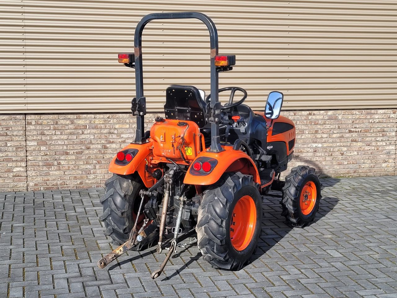 Kioti ck-22 hst (kubota iseki solis)