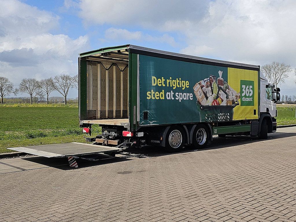 SCANIA P320 6x2*4 taillift