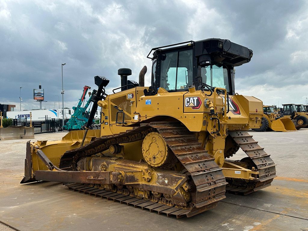 Caterpillar D6 LGP