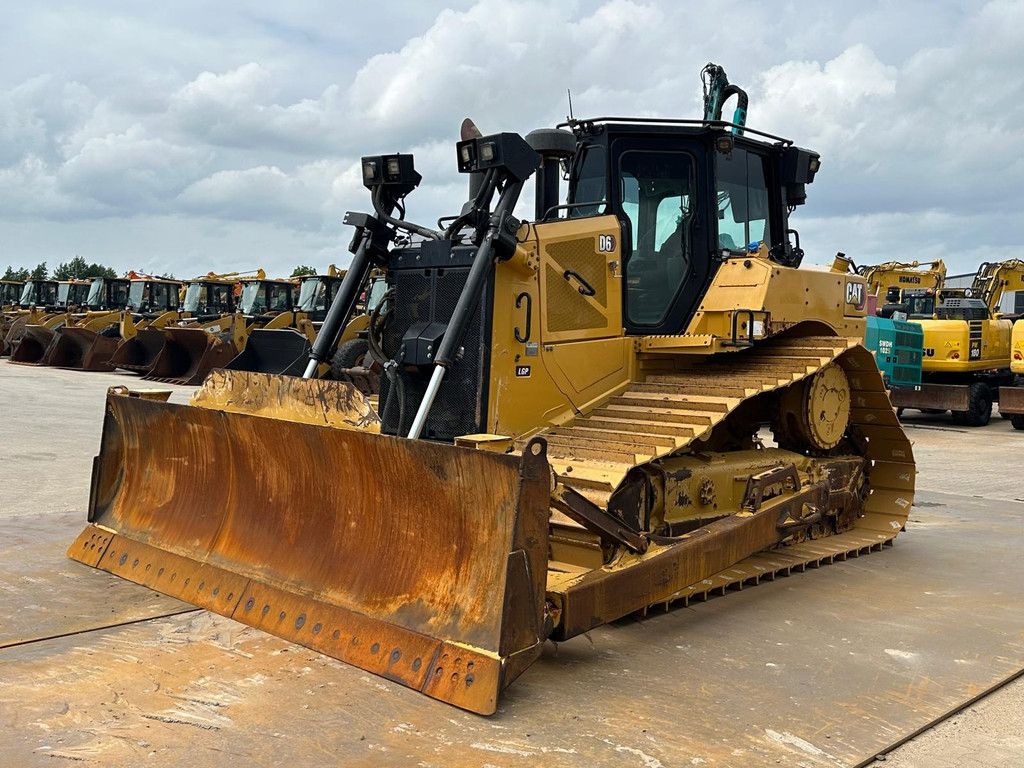Caterpillar D6 LGP