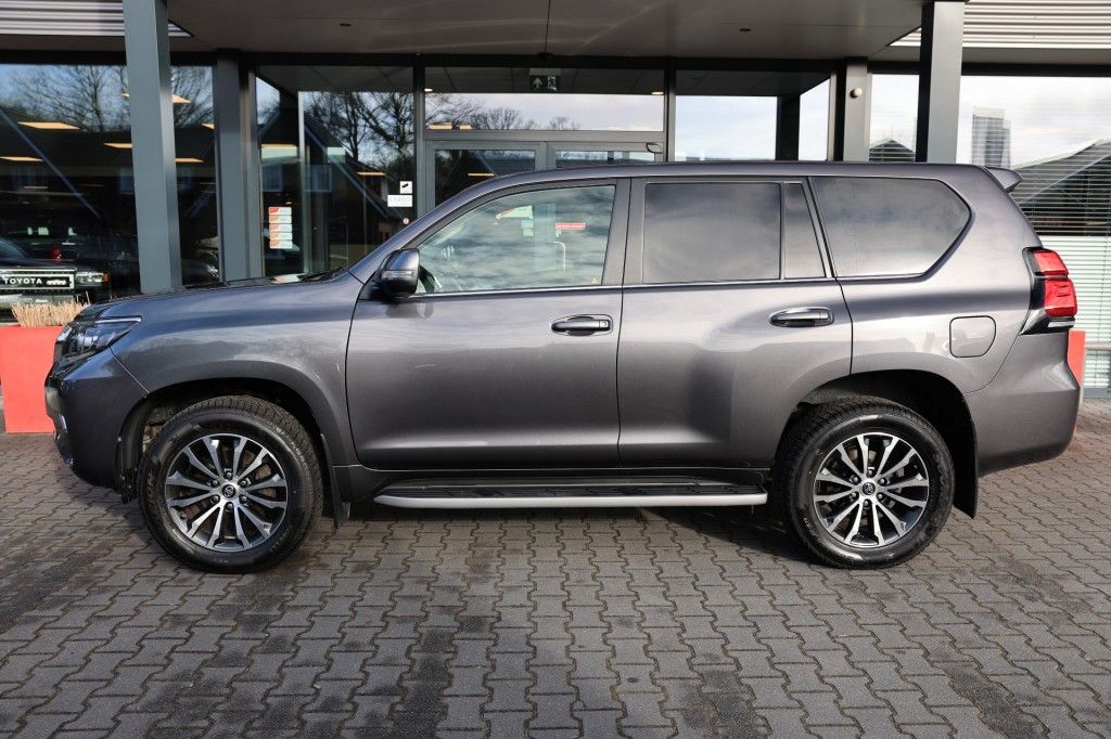 Toyota Landcruiser 150 2.8 D-4D 5DRS EXECUTIVE A/T VAN