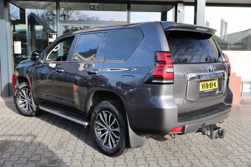 Toyota Landcruiser 150 2.8 D-4D 5DRS EXECUTIVE A/T VAN
