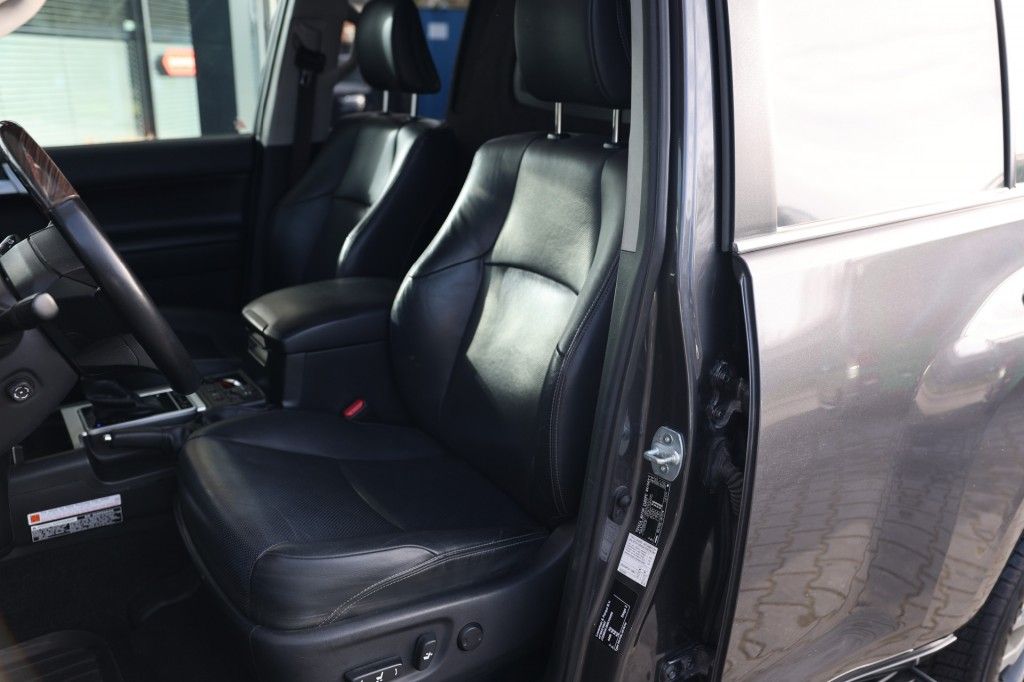 Toyota Landcruiser 150 2.8 D-4D 5DRS EXECUTIVE A/T VAN