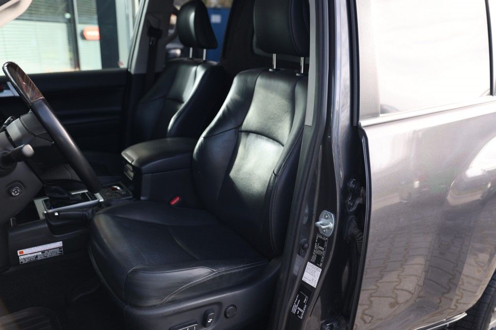 Toyota Landcruiser 150 2.8 D-4D 5DRS EXECUTIVE A/T VAN