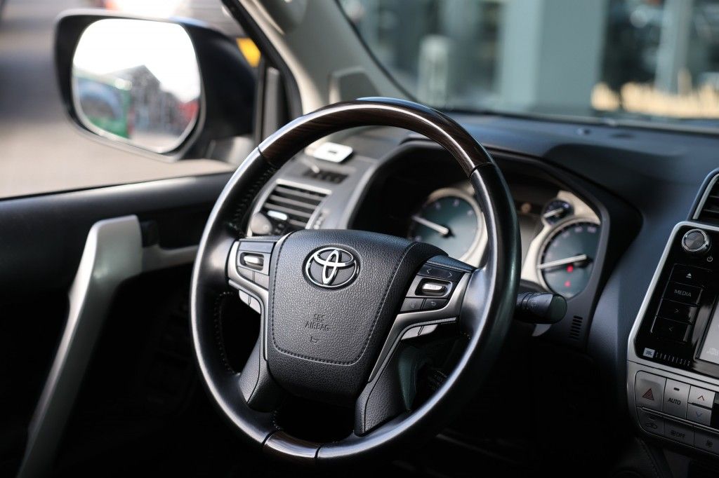 Toyota Landcruiser 150 2.8 D-4D 5DRS EXECUTIVE A/T VAN